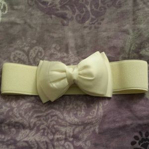Off White Stretchy Bow Belt
